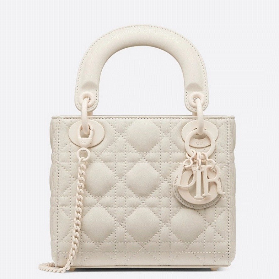 4A3ED475-A8C2-2D56-7A01-FA261E811E31.jpg Dior Lady Dior Mini Chain Bag Fake in White - Image 1