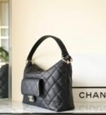 Chanel Hobo bag - Image 8
