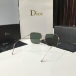 Stellaire Square Sunglasses - Image 2