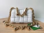 Top Quality Replica Bottega Veneta Chain Cassette Bag In White - Image 9