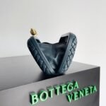 Replica Bottega Veneta Knot Minaudiere Clutch Space - Image 7