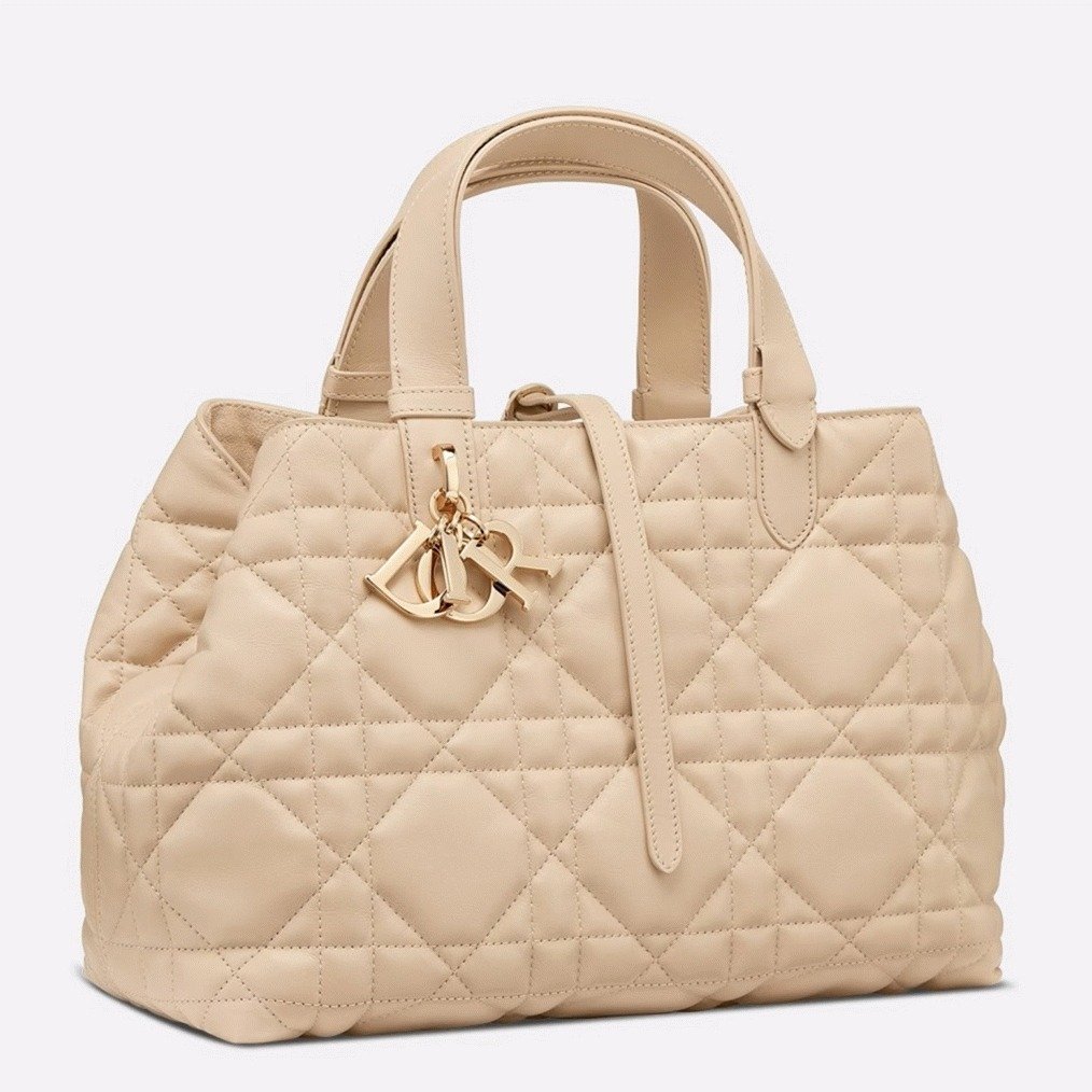 52779707-ADD4-C338-2E3E-685A5780E6E4.jpg Dior Toujours Medium Bag Knockoff in Beige Macrocannage Calfskin - Image 1