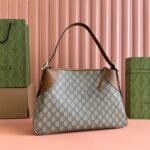 GG Emblem medium shoulder bag - Image 3