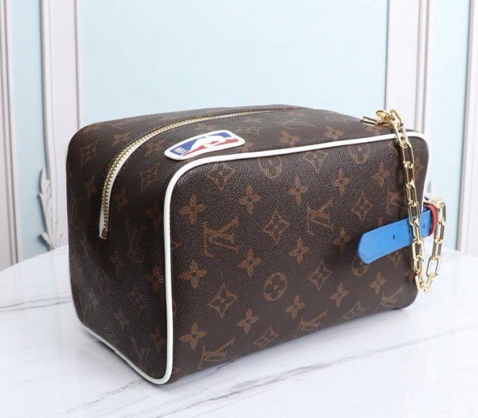 52FCCCB1-A918-C032-8681-ACCCF10D76B9.jpg Louis Vuitton X NBA Cloakroom Dopp Kit Bag - Image 1