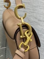 Dior Saddle Bag with Strap Knockoff in Blush Grained Calfskin - Image 7
