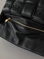Top Quality Replica Bottega Veneta Chain Cassette Bag In Black - Image 3