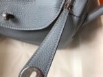 Replica Hermes Lindy 26cm handbag in blue lin - Image 5