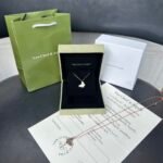 Van Cleef Vintage Rose de Noel Necklace - Image 2