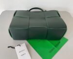 Fake Bottega Veneta Arco Medium Tote Green - Image 4
