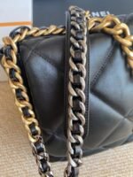 CHANEL 19 MAXI - Image 6