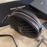 VINYLE ROUND CAMERA BAG IN CHEVRON-QUILTED SMOOTH LEATHER - Image 5