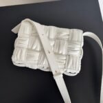 Top Quality Replica Bottega Veneta Cassette Bag In White Foulard Intreccio Calfskin - Image 7