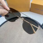 Womens Square Sunglasses - Image 7