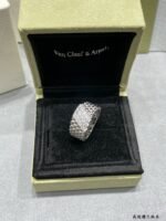 Van Cleef & Arpels VCA Ring - Image 4