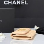 Chanel 19 flap card holder - Image 4