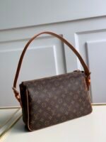 Louis Vuitton Vintage Monogram Canvas Large Shoulder Bag - Image 2