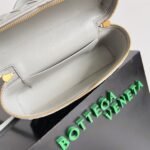 Replica Bottega Veneta Bang Bang Vanity Case Ivory - Image 10