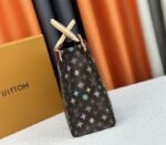 Louis Vuitton Monogram Craggy Onthego MM Tote In Chocolate - Image 3