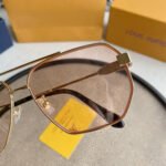 LV SUNGLASSES - Image 5