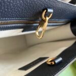 Gucci cherry print medium - Image 5