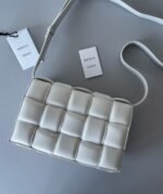 Top Quality Replica Bottega Veneta Padded Cassette Bag In White - Image 5