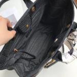 CHANEL TOTE - Image 7