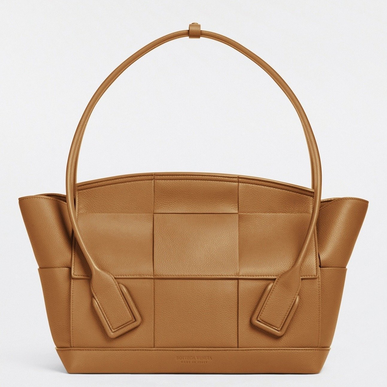 6DB5B1CF-56A7-A186-7E6C-8140A11C4562.jpg Top Quality Replica Bottega Veneta Arco Medium Bag In Caramel - Image 1
