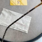 LV GOLD AVIATOR SUNGLASSES - Image 3