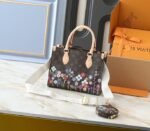 LV X TM Monogram Canvas Onthego PM - Image 3