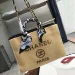 CHANEL TOTE - Image 6