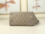 Louis Vuitton Mahina Leather Hina PM - Image 4