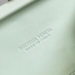 Replica Bottega Veneta Knot Minaudiere Clutch Glacier - Image 5