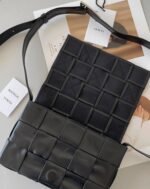 Top Quality Replica Bottega Veneta Cassette Bag In Black - Image 2