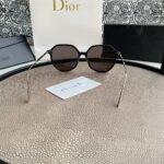 Round Sunglasses - Image 2