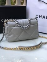 Chanel 19 small - Image 3