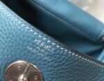 Replica Hermes Lindy 26cm bag in blue jean fabric - Image 4