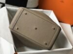 Knockoff Hermes Lindy 30cm bag in gris tourterelle tone - Image 7