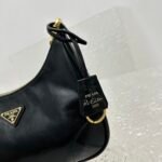 Re-Edition Leather bag - Image 6
