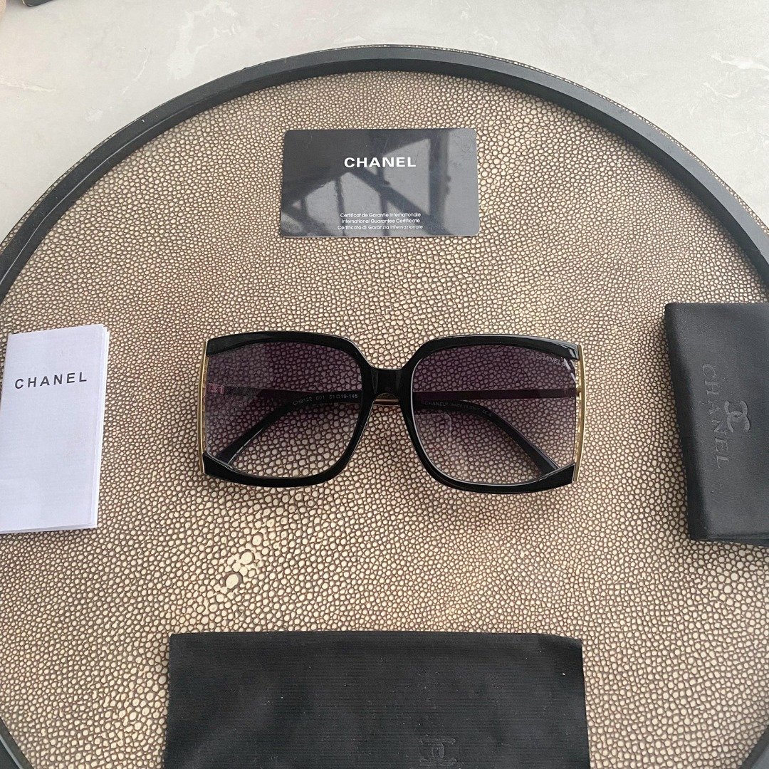 8147F4FE-E1F3-40FF-509B-7C62926AAEF6.jpg Vintage chanel sunglasses - Image 1