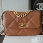 Chanel 19 small in caramel