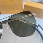 Womens Square Sunglasses - Image 5