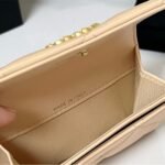 Chanel 19 flap card holder - Image 2
