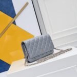 Chanel classic chain wallet - Image 5