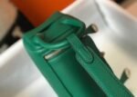 Designer replica Hermes Lindy Mini handbag in green clemence leather - Image 4