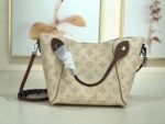 Louis Vuitton Mahina Leather Hina PM - Image 2