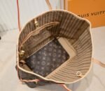 Louis Vuitton Monogram Canvas Neverfull MM Tote In Beige - Image 5