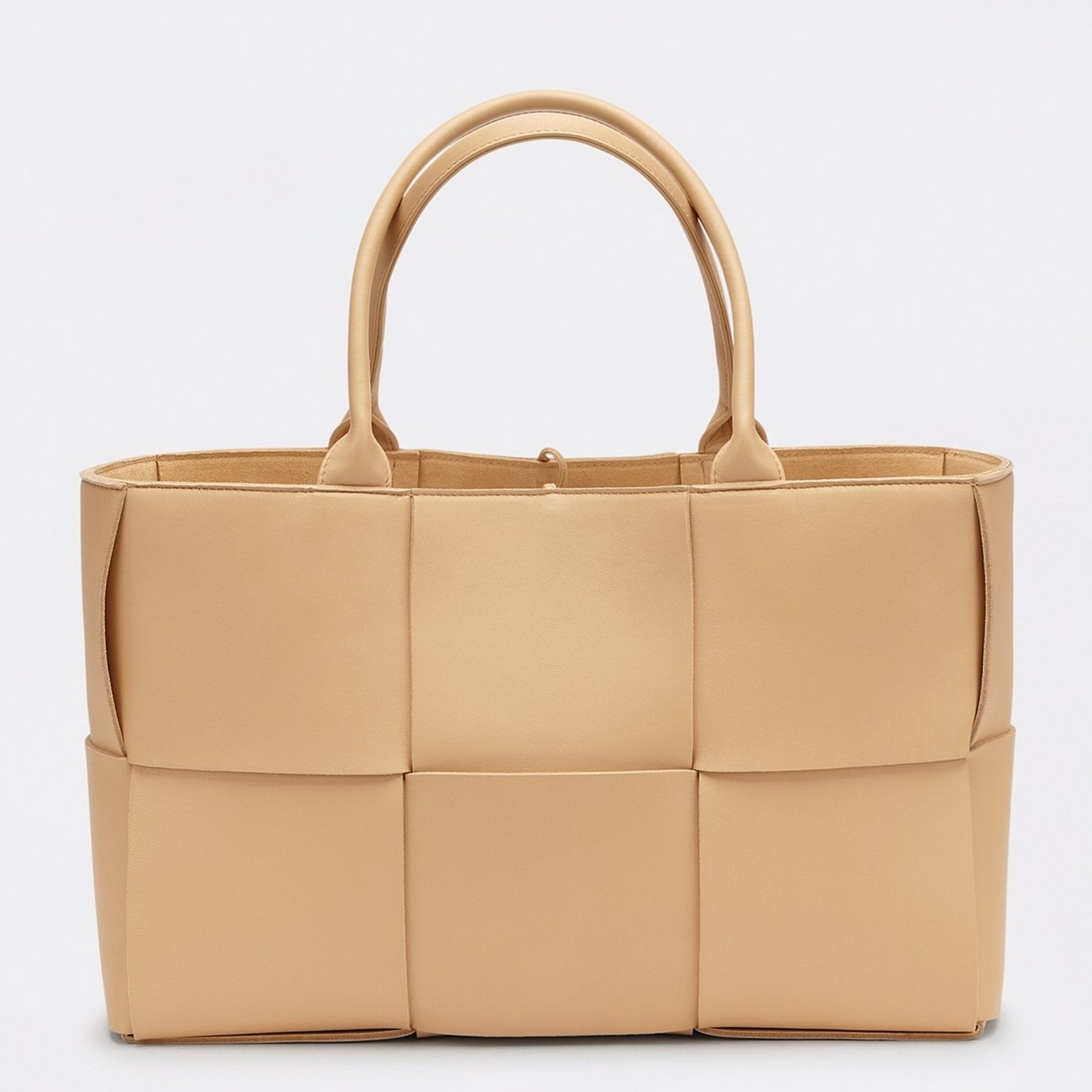 8D48F388-8995-1847-A31E-2F28304DE131.jpg Replica Bottega Veneta Arco Medium Tote Beige - Image 1