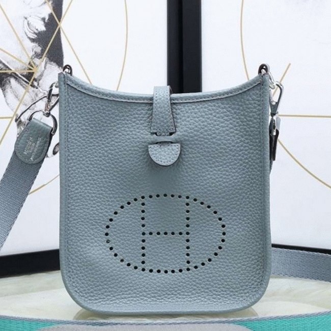 8D84E327-5C71-88CD-96D0-743550F7AB9E.jpg Blue Lin Color Fake Hermes Evelyne II TPM Compact Bag - Image 1