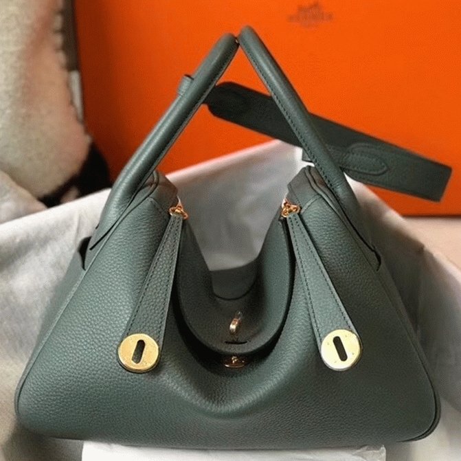 9104A8CE-691A-3EDC-5D41-15A983EC87EA.jpg Fake Hermes Lindy 30cm bag in vert amande color - Image 1