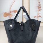 Louis Vuitton Mahina Leather Hina PM - Image 5